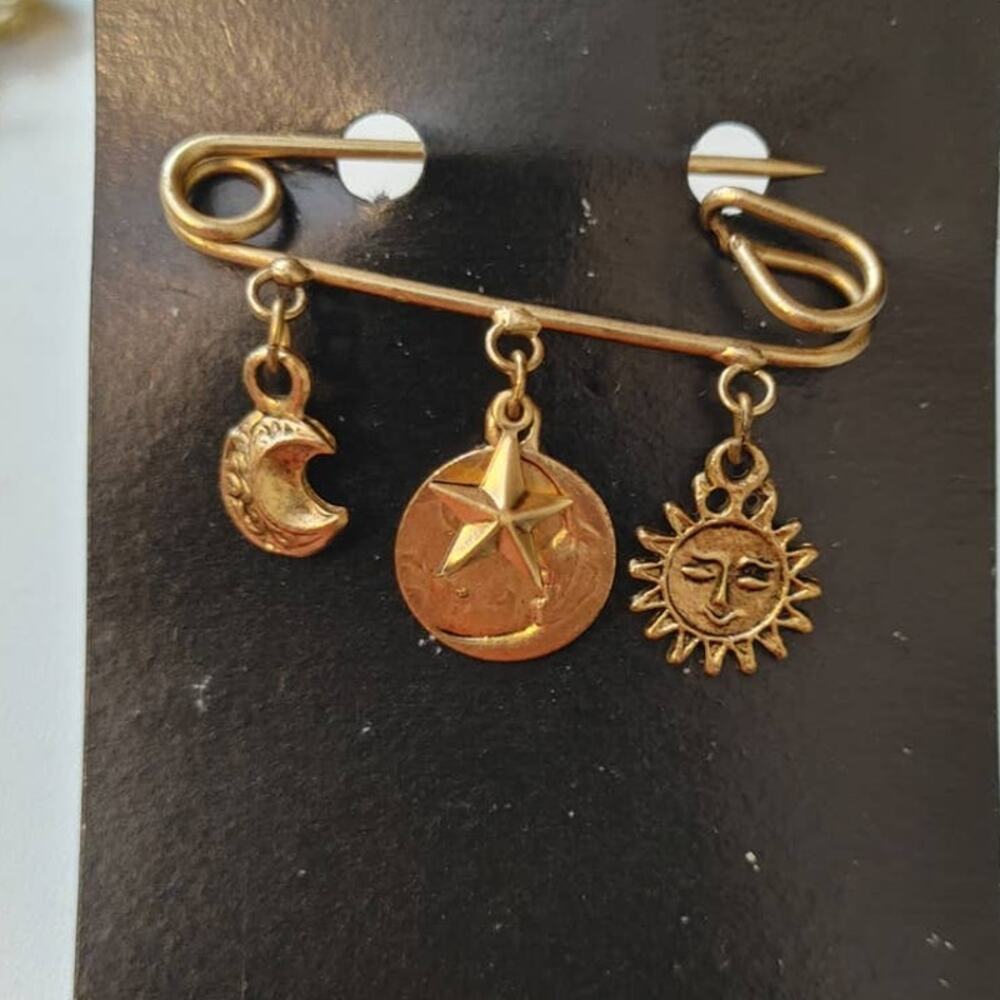 Vintage Celestial Charm Pin #215 Pendant Moon Stars Sun Gold New Rare